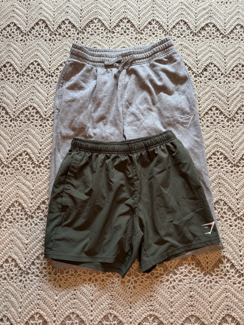 Gymshark Men’s Bundle Olive Green Athletic Shorts Grey Sweatpants Gym Clothes